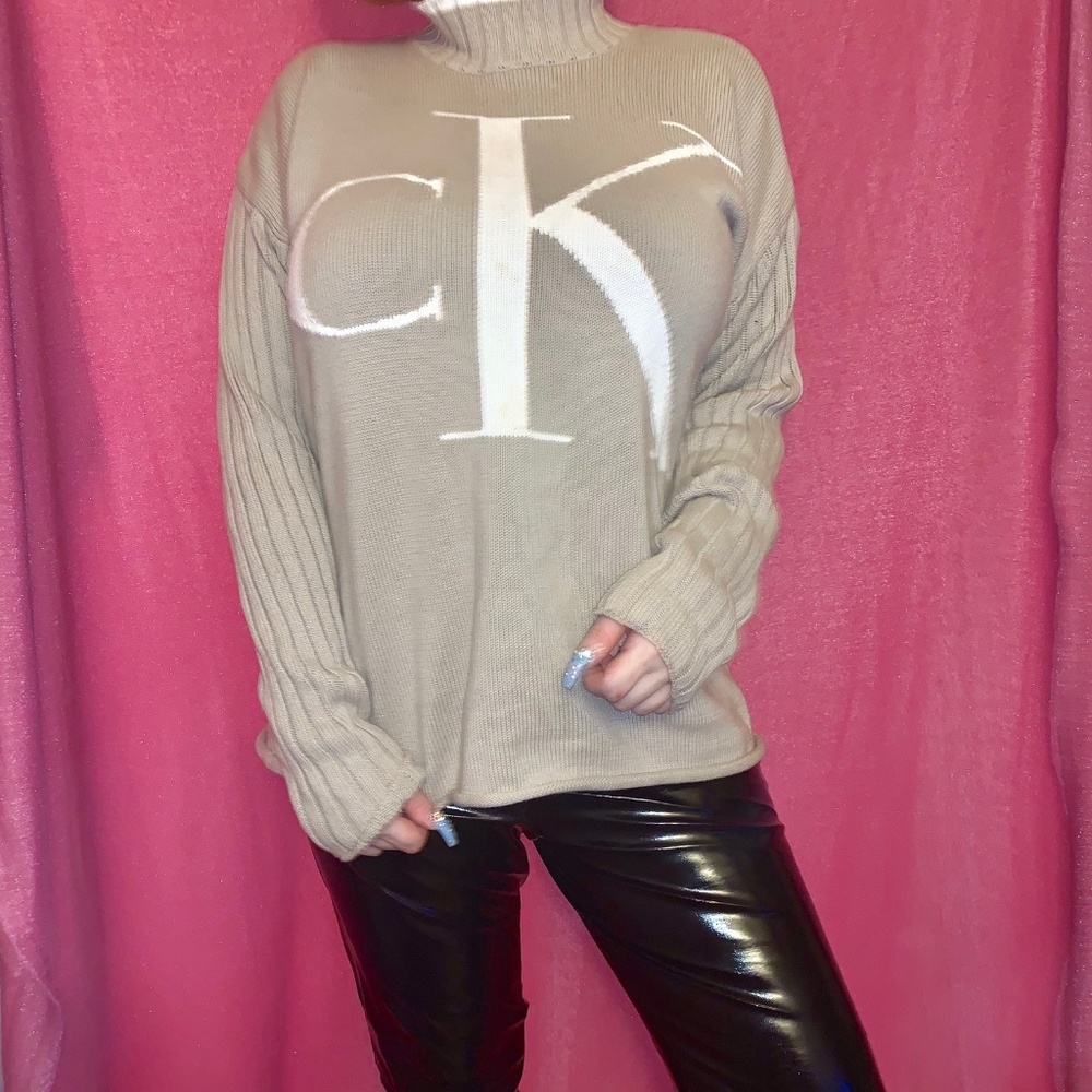 VINTAGE cozy Calvin Klein CK logo Sweater